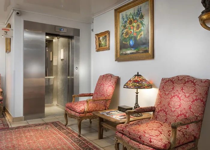 Agate Hotel 3*